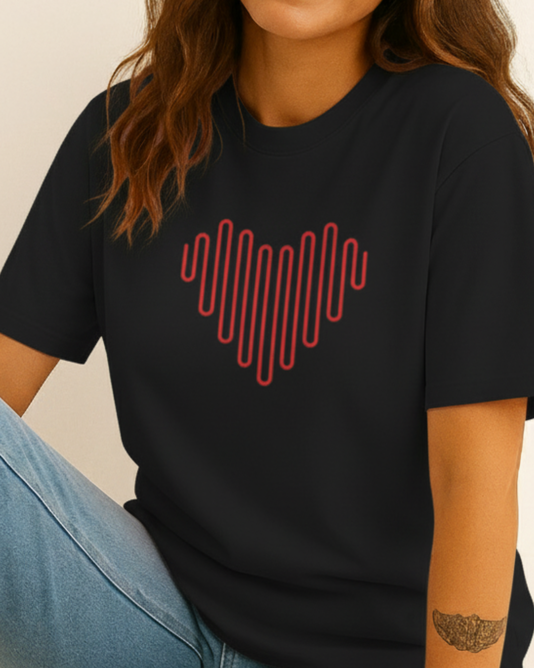 oversized-black-heart-women tee